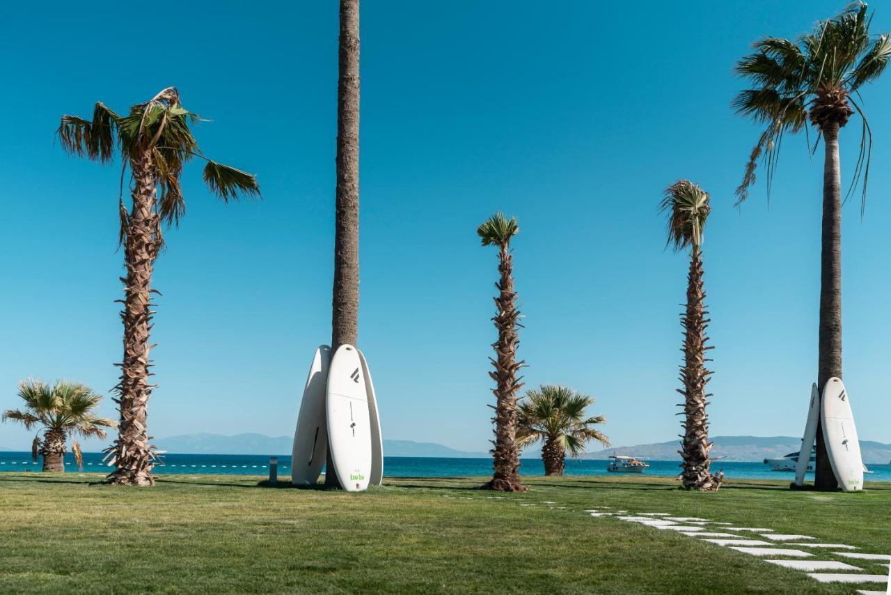 Radisson Collection Hotel, Bodrum Akyarlar Exteriér fotografie Palm trees in the city