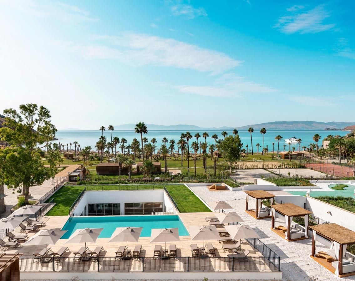 Radisson Collection Hotel, Bodrum Akyarlar Exteriér fotografie The resort's swimming pool