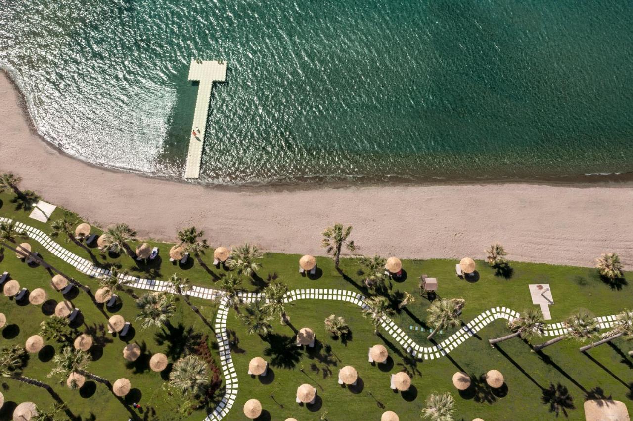 Radisson Collection Hotel, Bodrum Akyarlar Exteriér fotografie Aerial view of the beach
